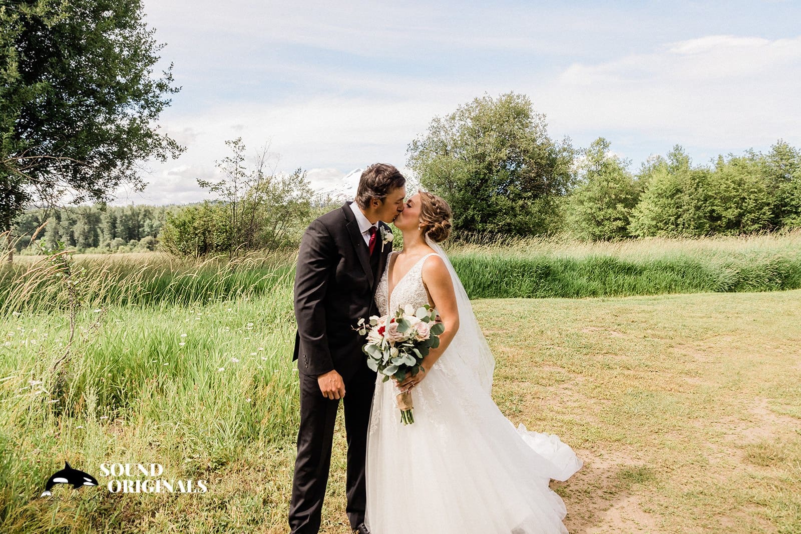 Trout Lake Washington Wedding // Macie + Landon -