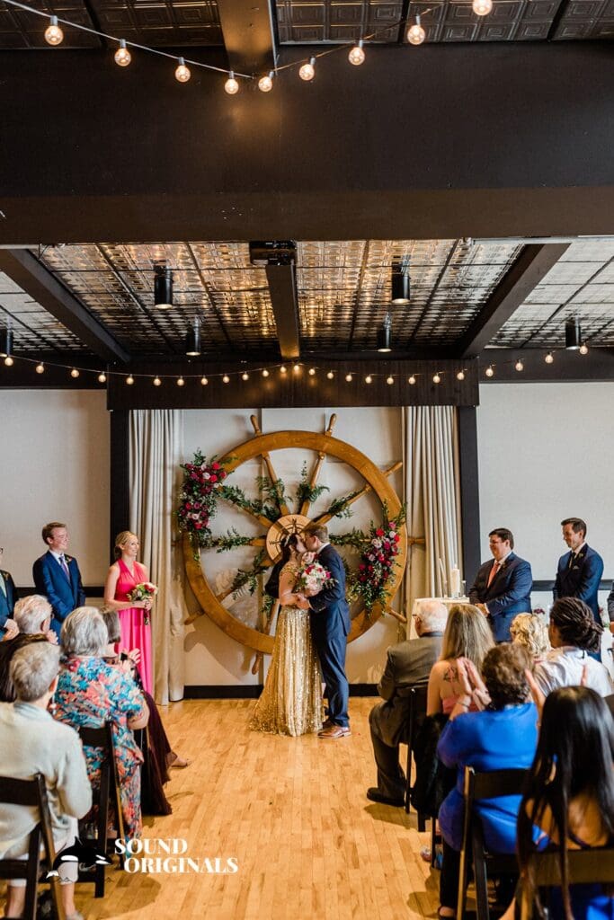 Jessica + Lee Eventide Lake Union Wedding // Jessica + Lee -