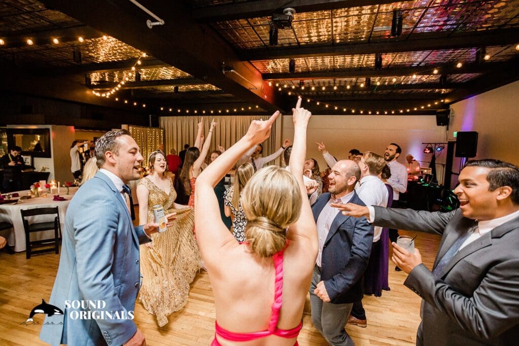 Jessica + Lee Eventide Lake Union Wedding // Jessica + Lee -