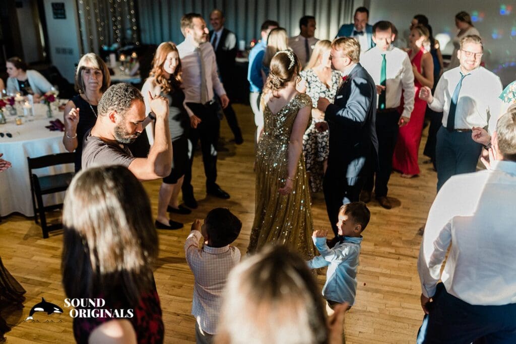 Jessica + Lee Eventide Lake Union Wedding // Jessica + Lee -