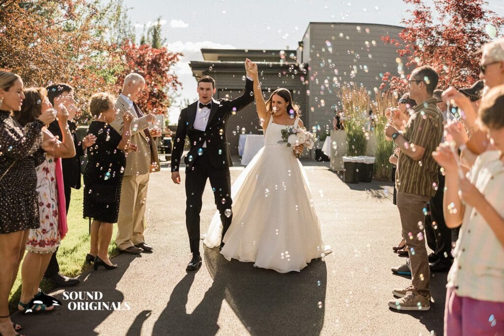 Megan + Paris White Salmon Wedding // Megan + Paris -