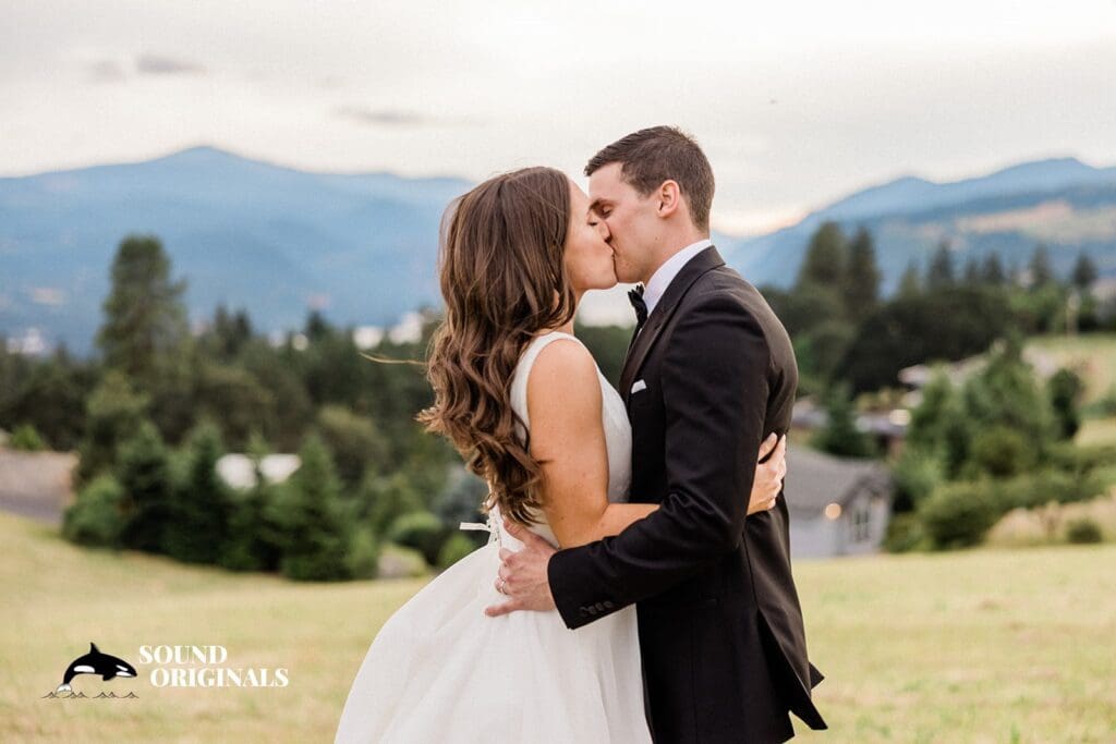 Megan + Paris White Salmon Wedding // Megan + Paris -