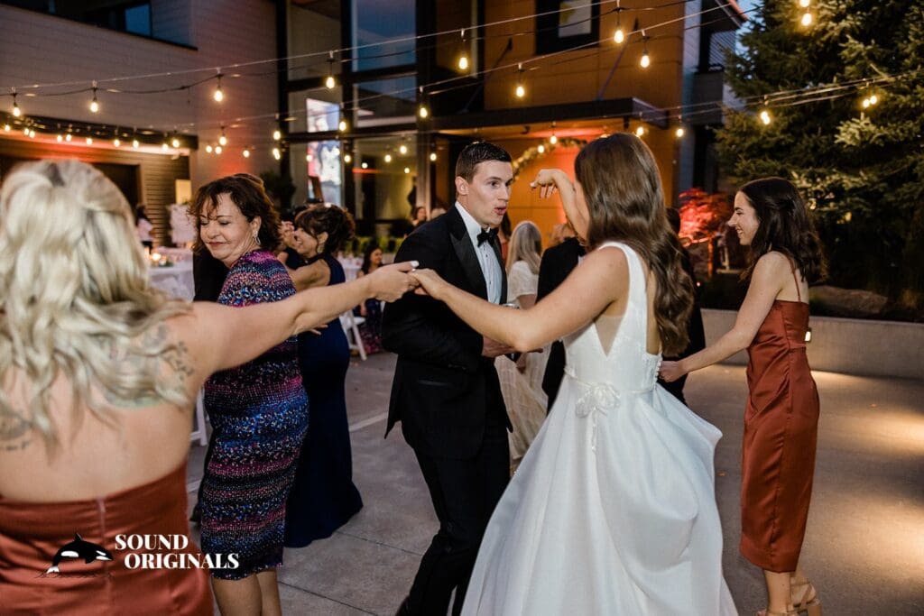 Megan + Paris White Salmon Wedding // Megan + Paris -