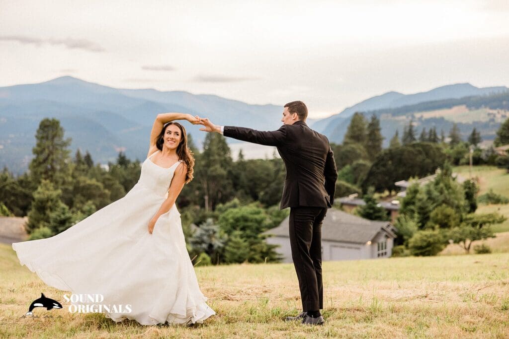Megan + Paris White Salmon Wedding // Megan + Paris -