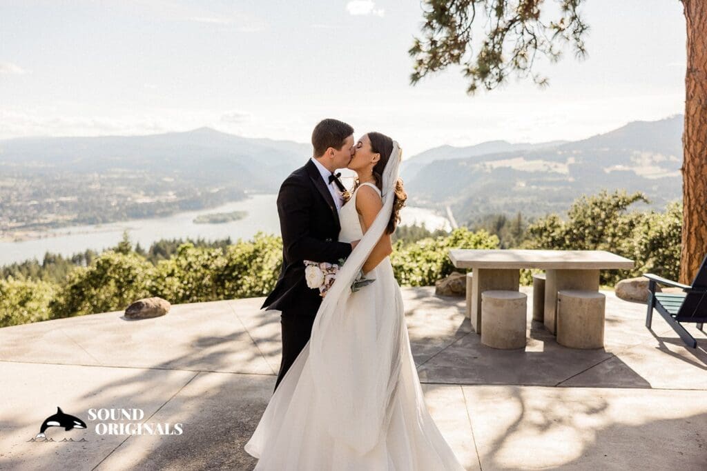Megan + Paris White Salmon Wedding // Megan + Paris -
