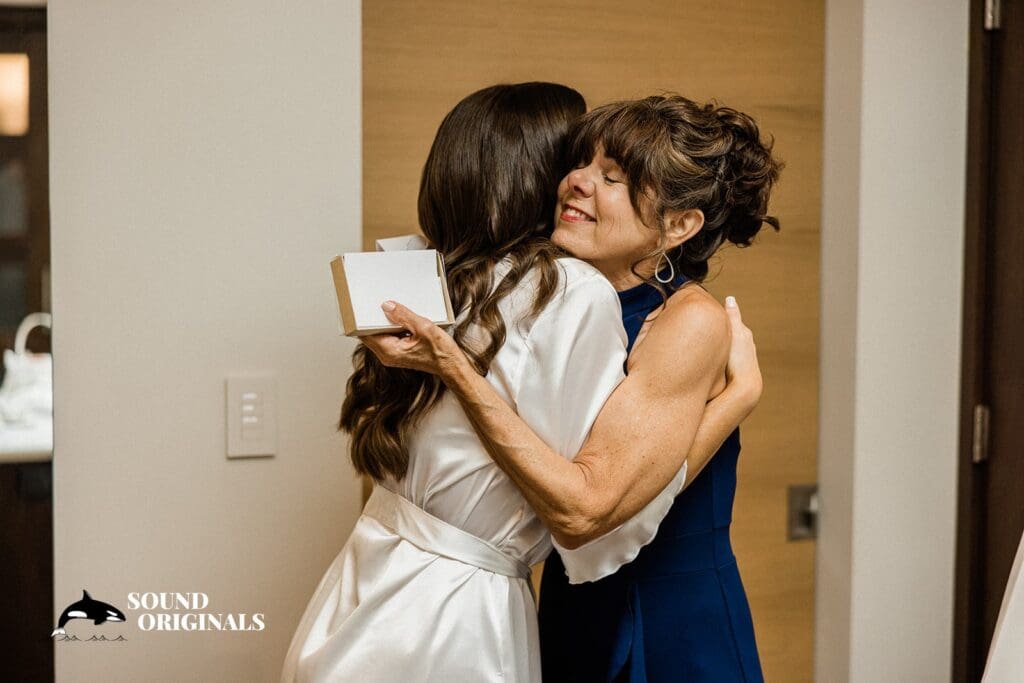 Megan + Paris White Salmon Wedding // Megan + Paris -