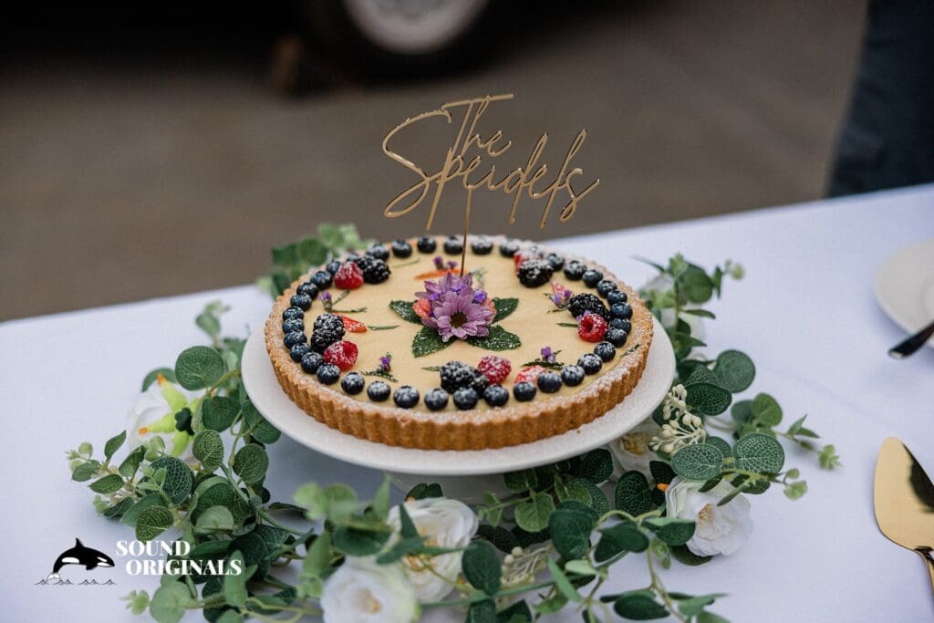 Megan + Paris White Salmon Wedding // Megan + Paris -