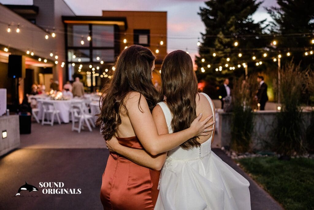 Megan + Paris White Salmon Wedding // Megan + Paris -