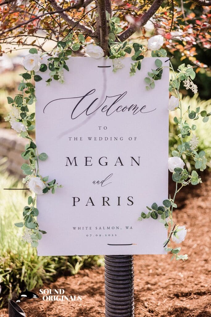 Megan + Paris White Salmon Wedding // Megan + Paris -