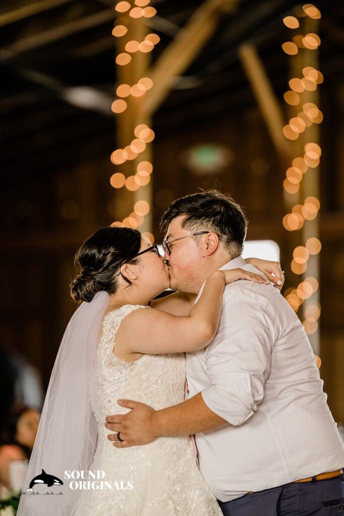 Crossroads at Thomas Family Farm Wedding // Emerald + Thomas -