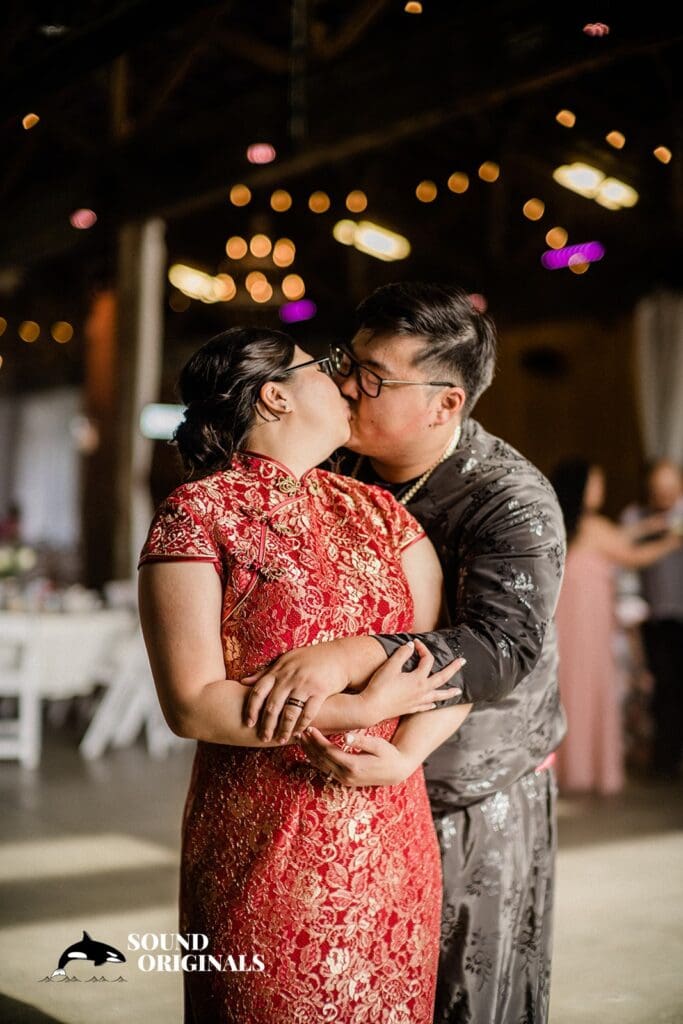 Crossroads at Thomas Family Farm Wedding // Emerald + Thomas -