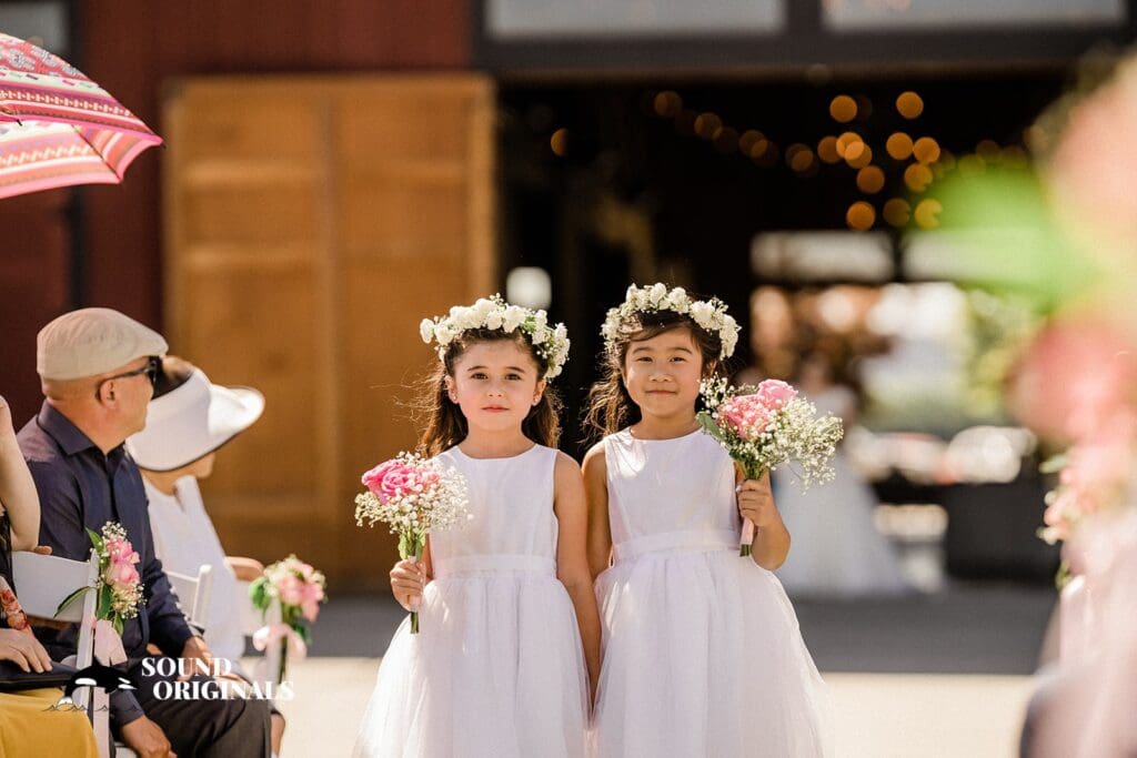 Crossroads at Thomas Family Farm Wedding // Emerald + Thomas -