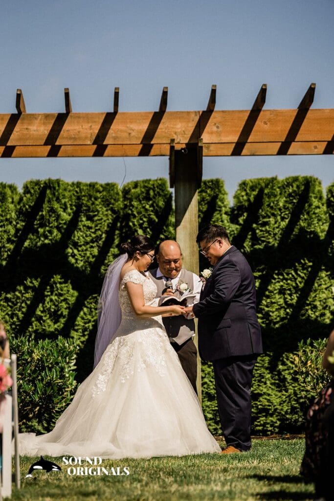 Crossroads at Thomas Family Farm Wedding // Emerald + Thomas -