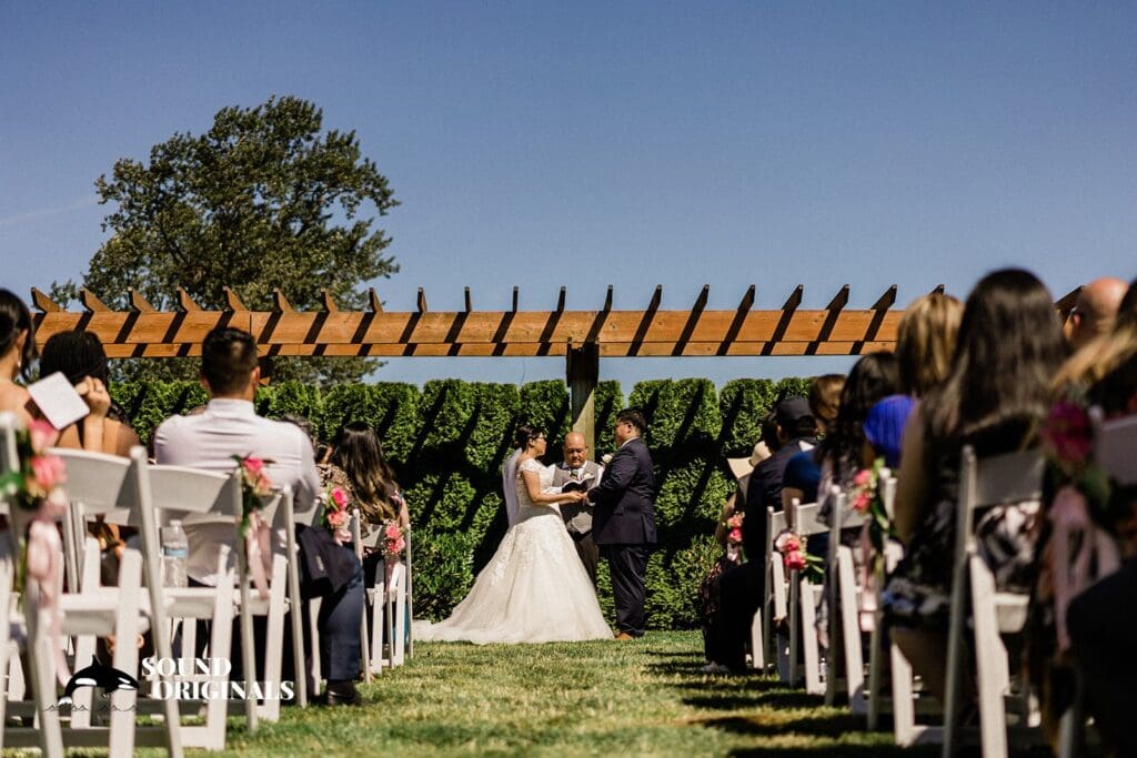 Crossroads at Thomas Family Farm Wedding // Emerald + Thomas -