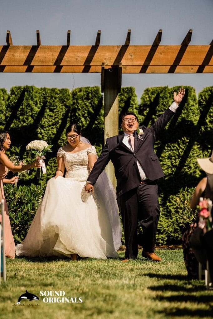 Crossroads at Thomas Family Farm Wedding // Emerald + Thomas -