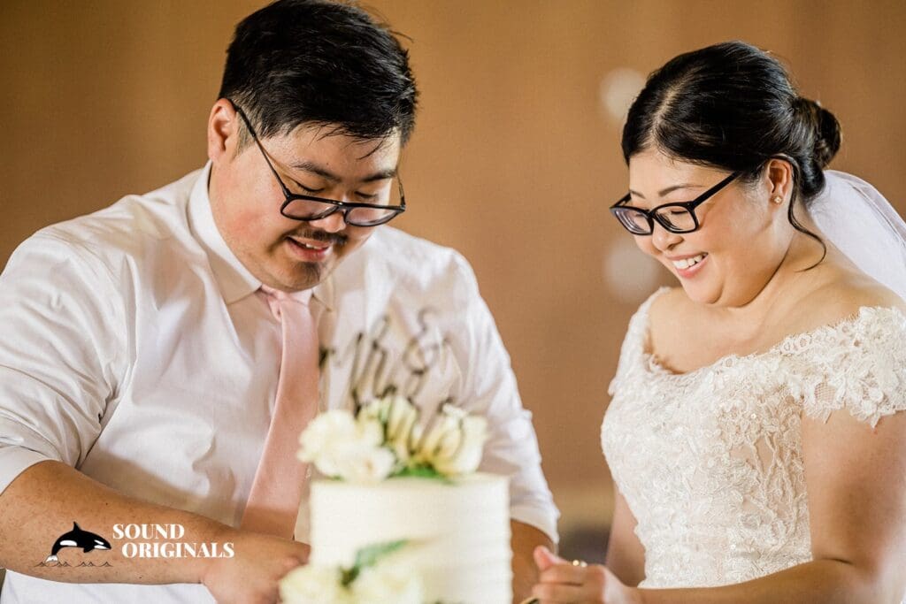 Crossroads at Thomas Family Farm Wedding // Emerald + Thomas -