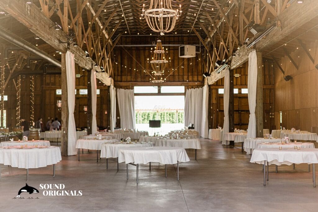 Crossroads at Thomas Family Farm Wedding // Emerald + Thomas -