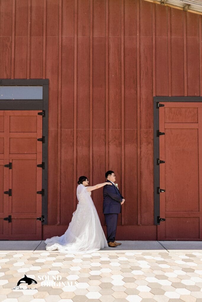 Crossroads at Thomas Family Farm Wedding // Emerald + Thomas -