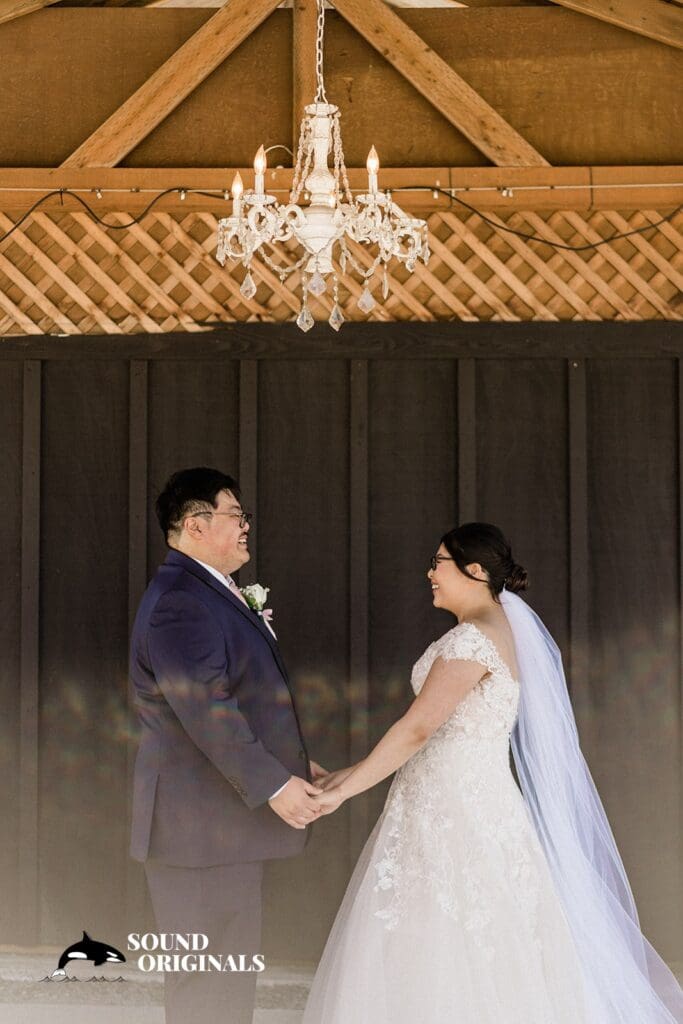 Crossroads at Thomas Family Farm Wedding // Emerald + Thomas -
