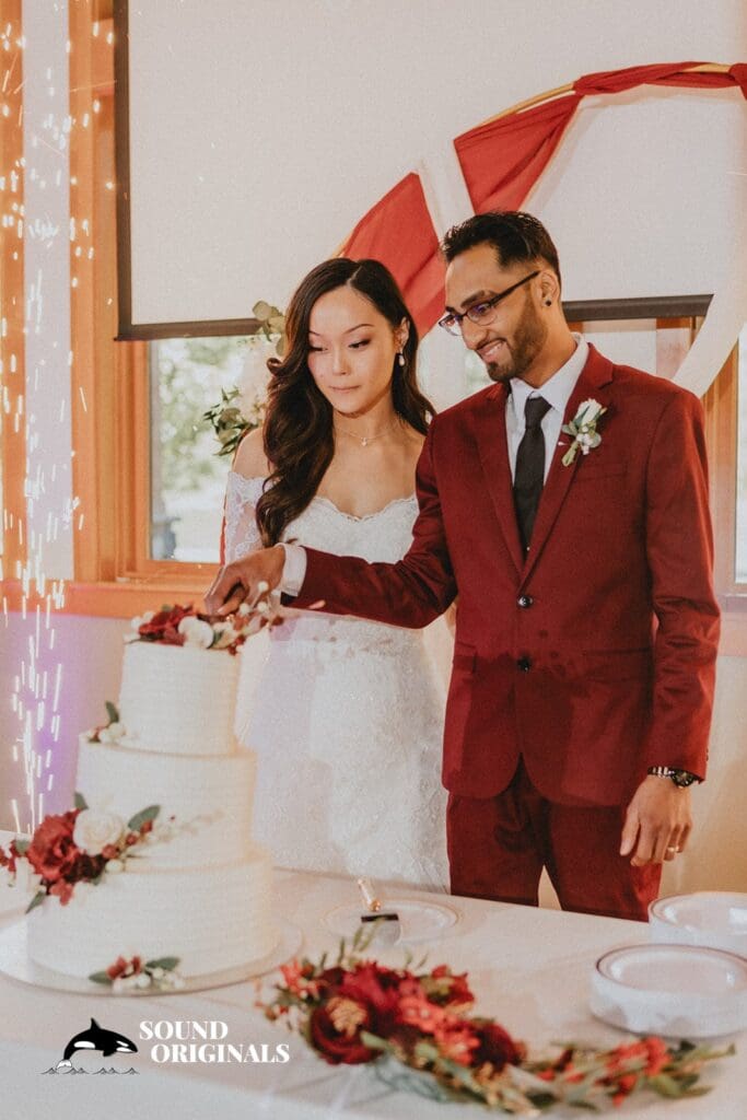 Cylena + Jesneil Lacamas Lake Wedding // Cylena + Jesneil -