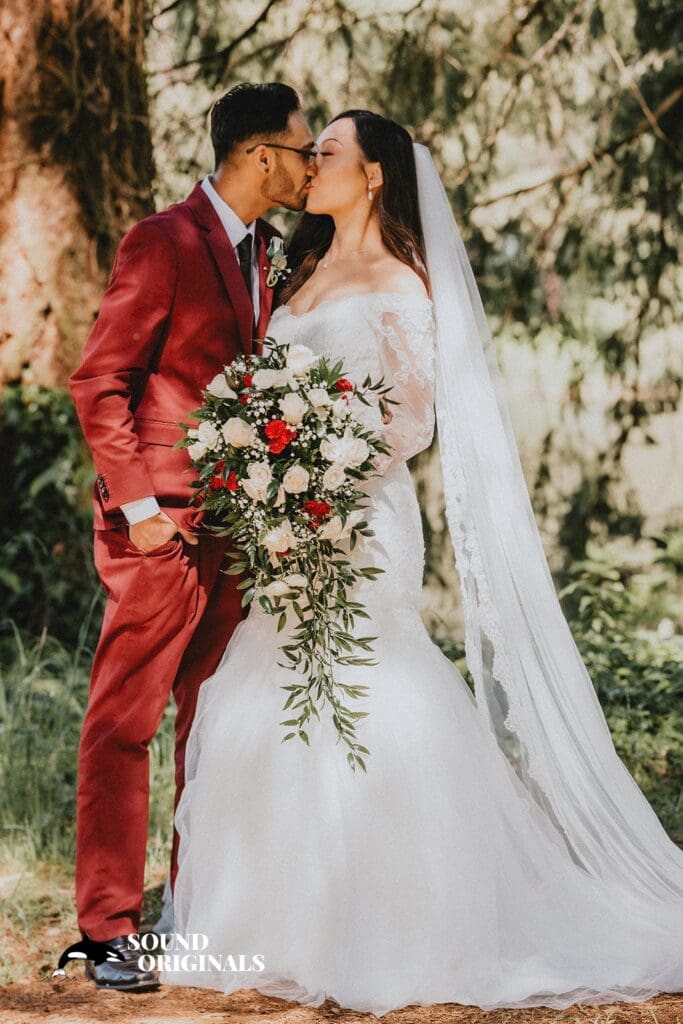 Cylena + Jesneil Lacamas Lake Wedding // Cylena + Jesneil -