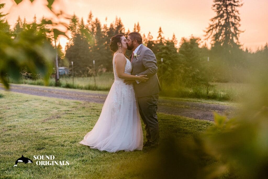 Lakeside Gardens Wedding // Amanda & Brad -