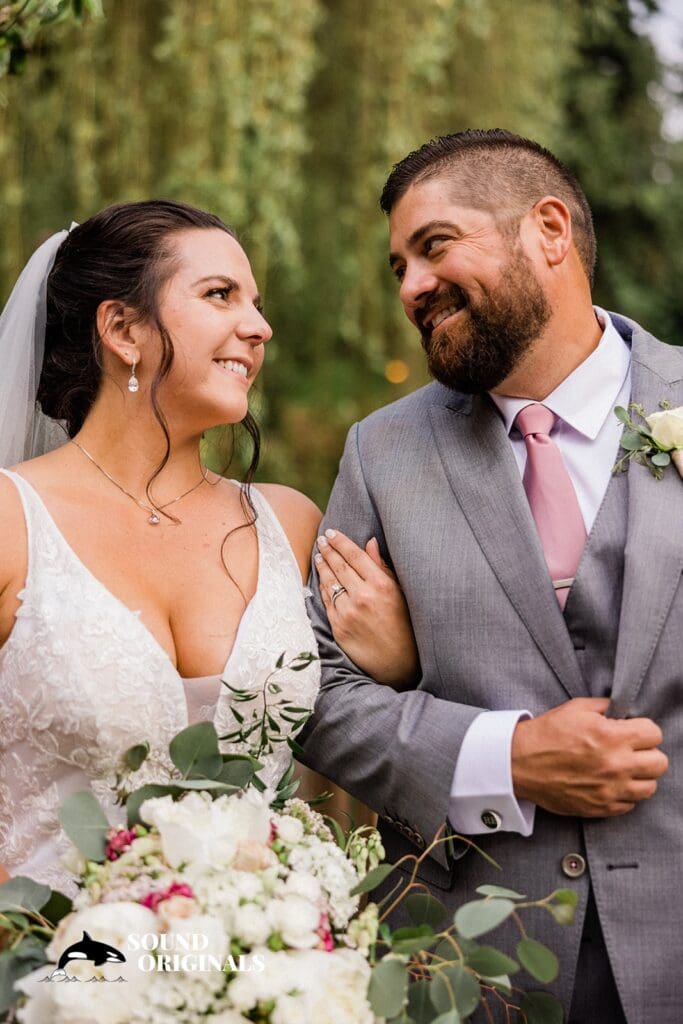 Lakeside Gardens Wedding // Amanda & Brad -
