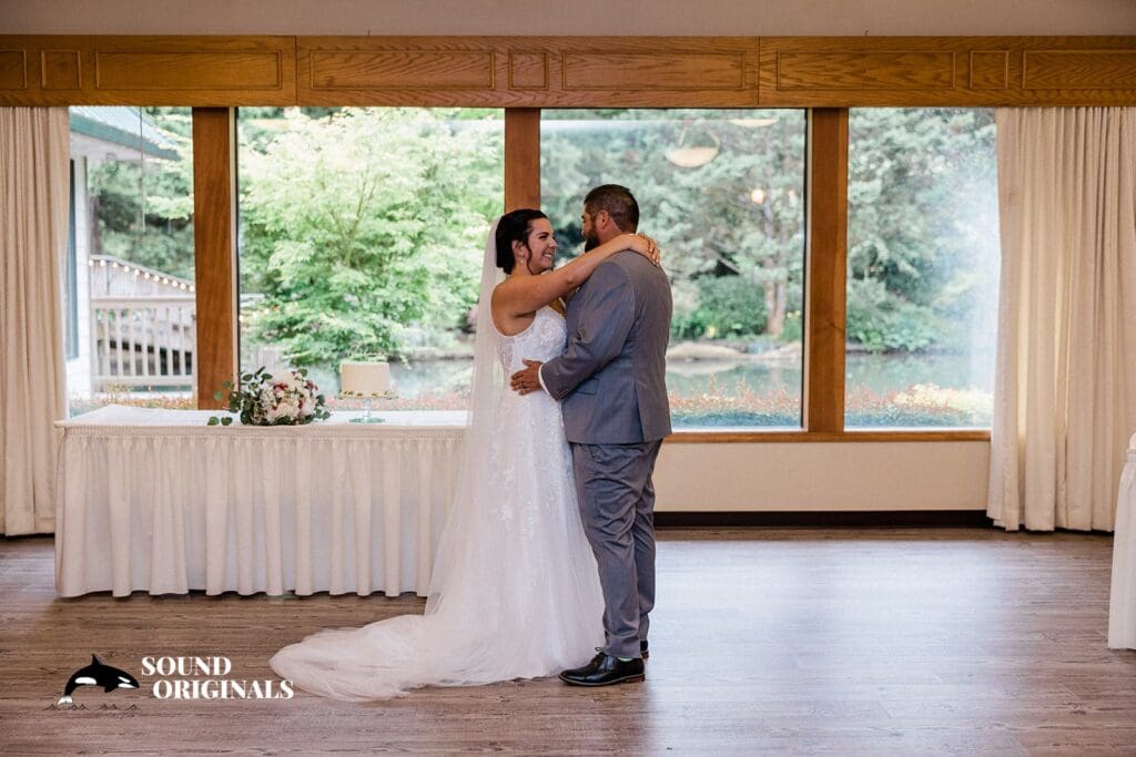 Lakeside Gardens Wedding // Amanda & Brad -