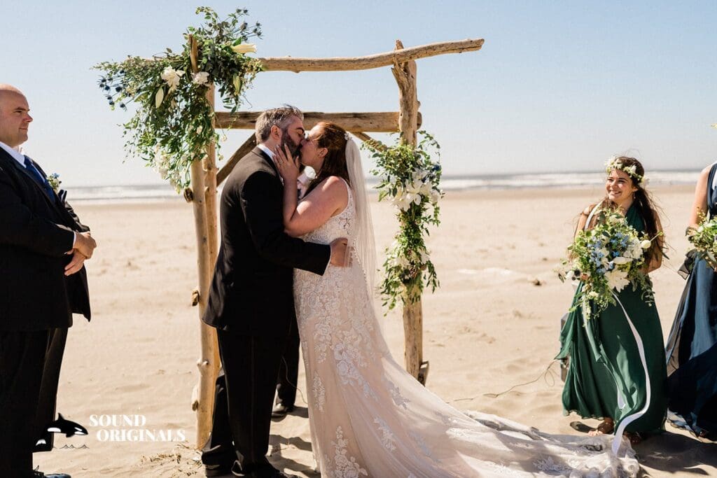 Adrift Hotel Wedding // Rebecca + Matthew -