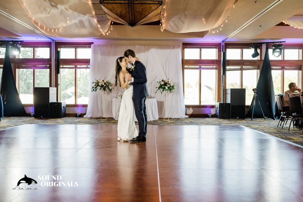 The Club at Snoqualmie Ridge Wedding // Becky + John -