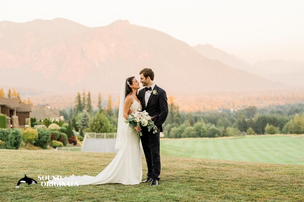 The Club at Snoqualmie Ridge Wedding // Becky + John -