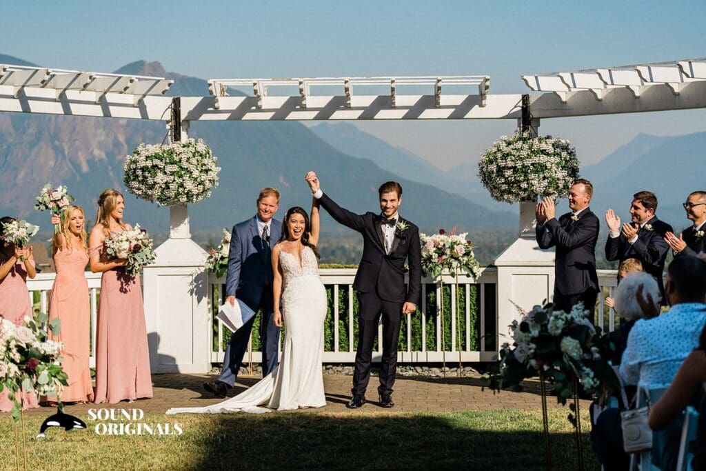 The Club at Snoqualmie Ridge Wedding // Becky + John -