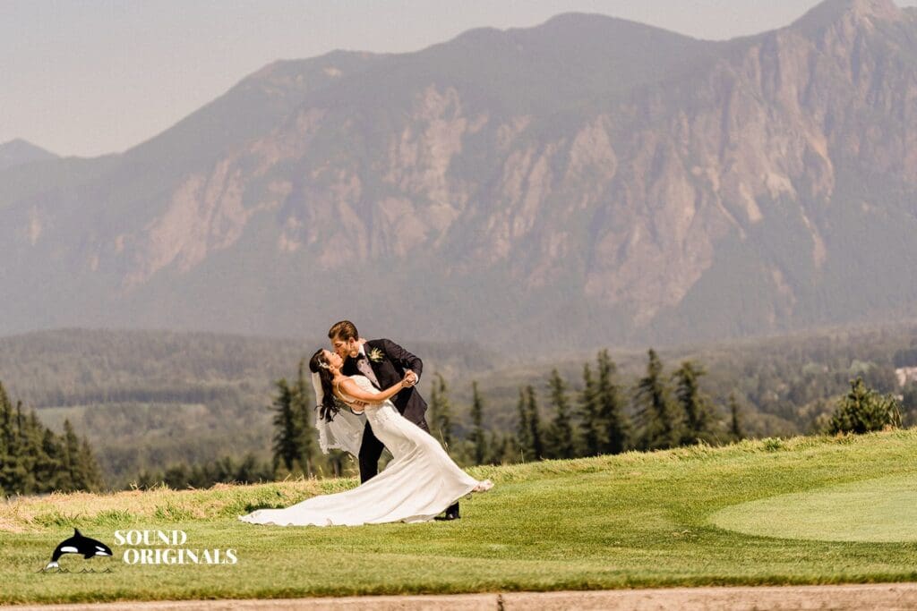 The Club at Snoqualmie Ridge Wedding // Becky + John -
