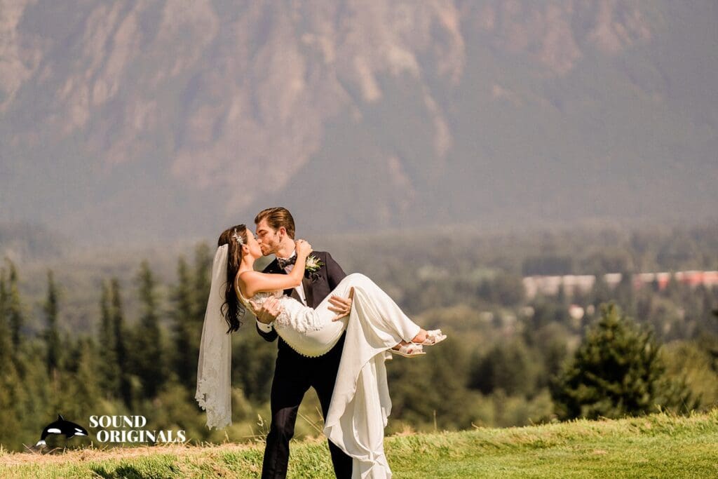 The Club at Snoqualmie Ridge Wedding // Becky + John -