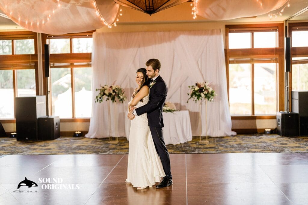 The Club at Snoqualmie Ridge Wedding // Becky + John -