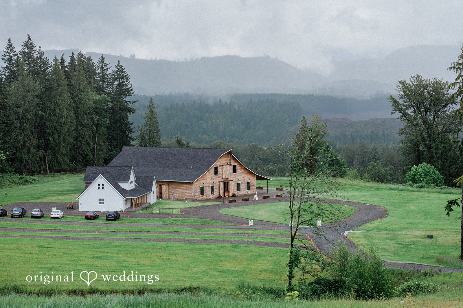 Edlynn Farm wedding venue countryside ceremony setup with rustic barn and greenery