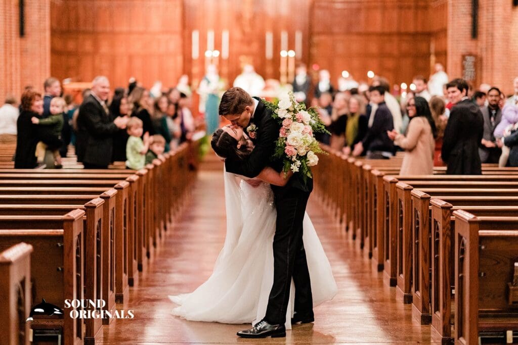 Golden Gardens Bathhouse Wedding // Maria + Ryan -