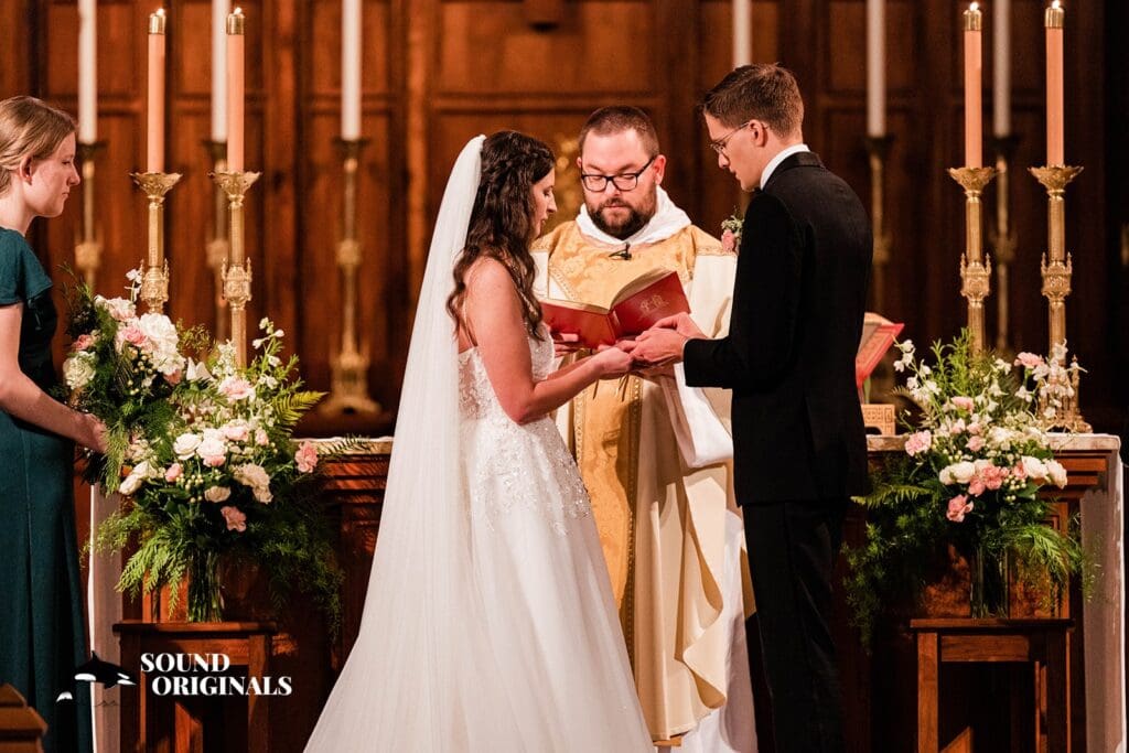 Golden Gardens Bathhouse Wedding // Maria + Ryan -