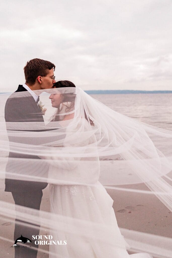 Golden Gardens Bathhouse Wedding // Maria + Ryan -