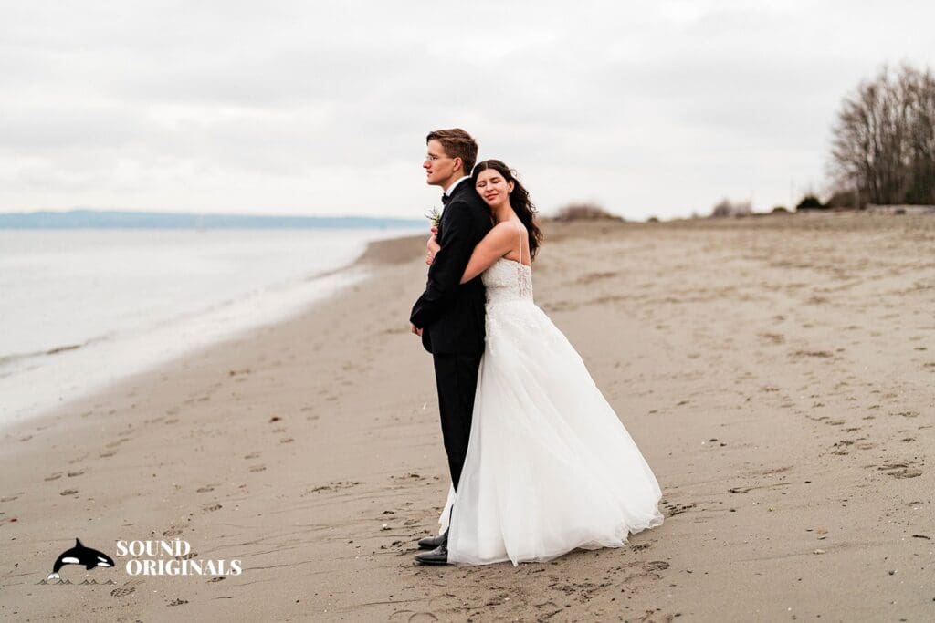 Golden Gardens Bathhouse Wedding // Maria + Ryan -
