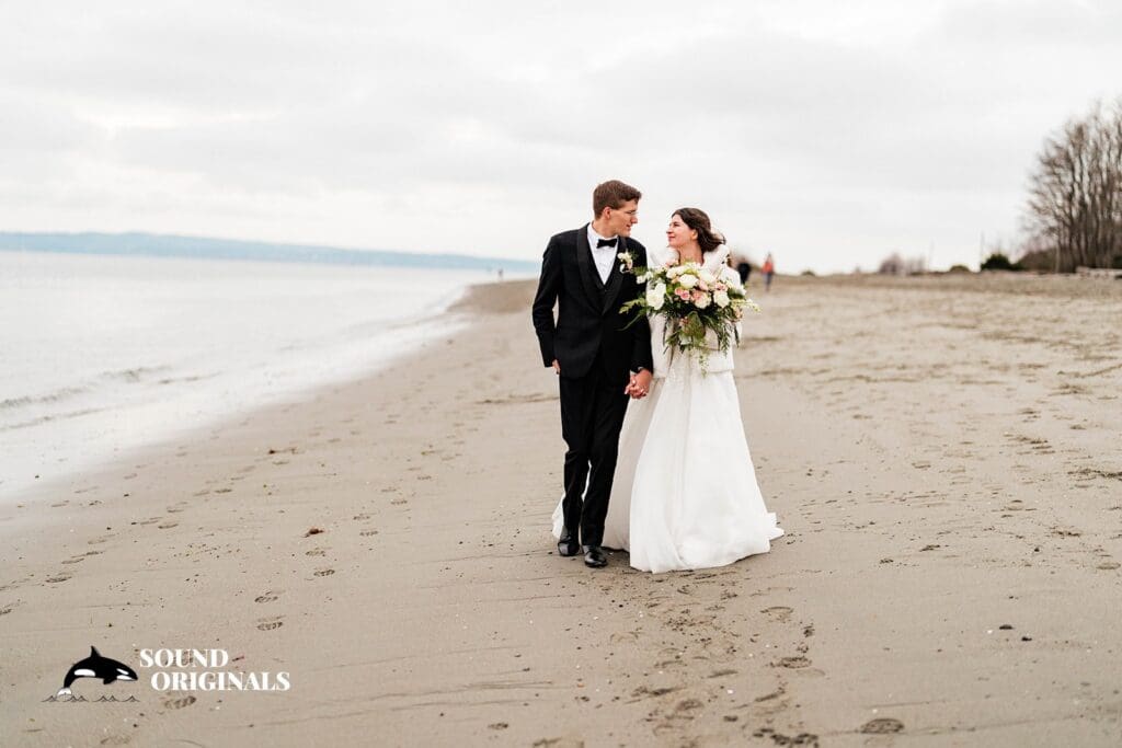 Golden Gardens Bathhouse Wedding // Maria + Ryan -