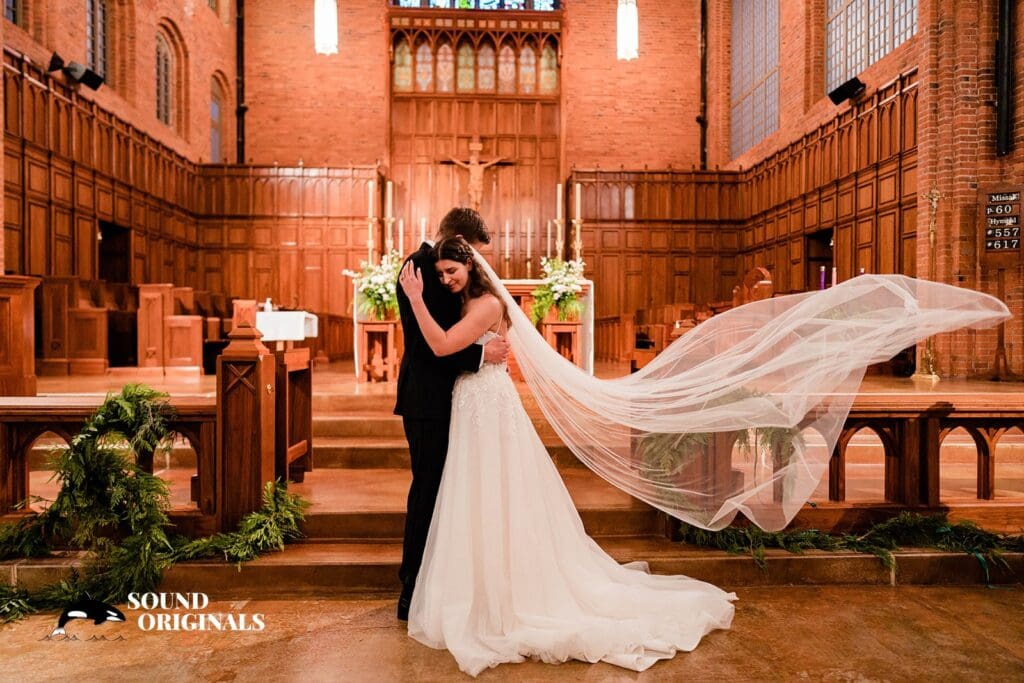 Golden Gardens Bathhouse Wedding // Maria + Ryan -