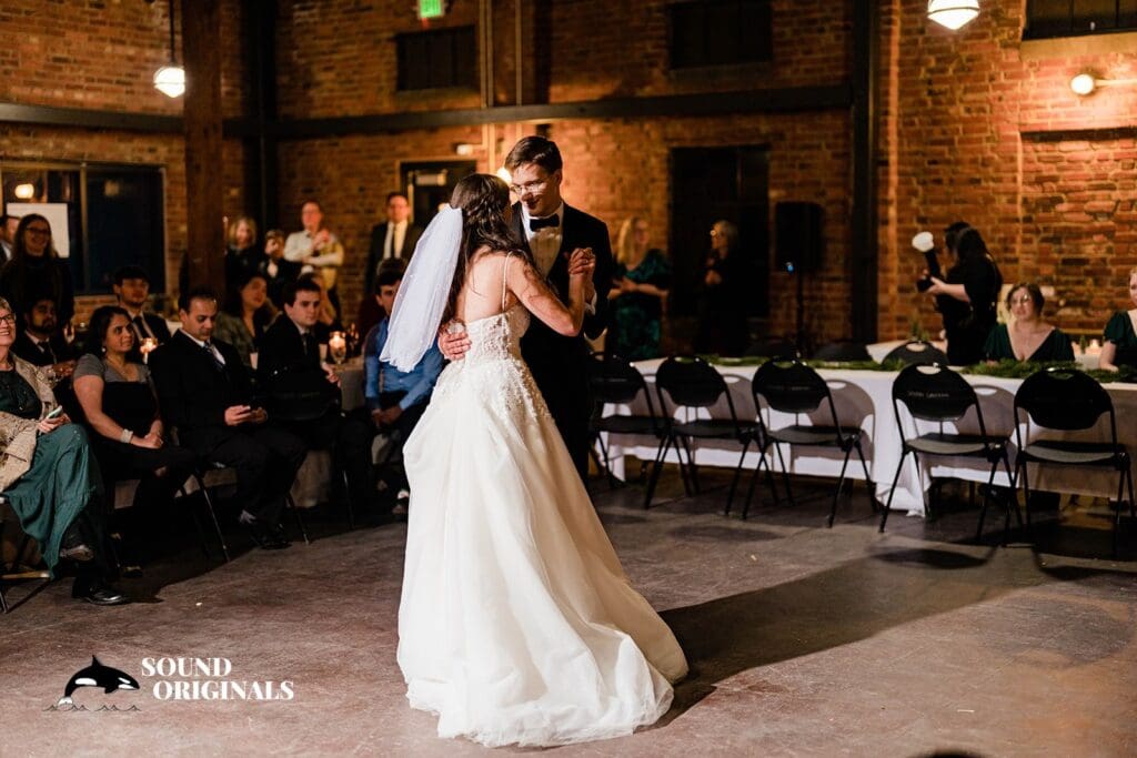 Golden Gardens Bathhouse Wedding // Maria + Ryan -