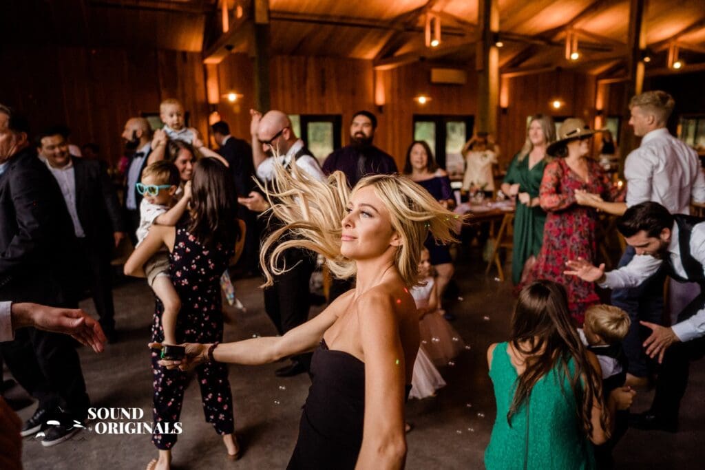 <strong>Saltwater Farm Wedding // Melanie + Jason</strong> -