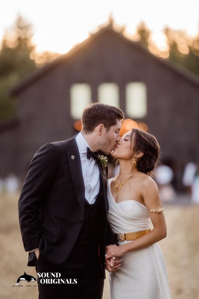 <strong>Saltwater Farm Wedding // Melanie + Jason</strong> -