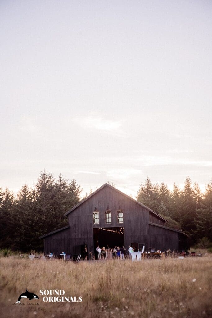 <strong>Saltwater Farm Wedding // Melanie + Jason</strong> -