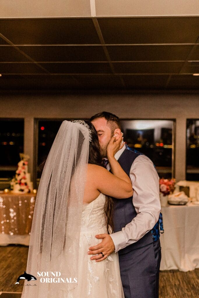 <strong>Hornblower Yacht Wedding // Raylene + Aaron</strong> -