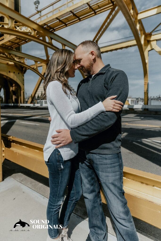 <strong>Tower Bridge Sacramento, CA Engagement // Katie + Brandon</strong> -