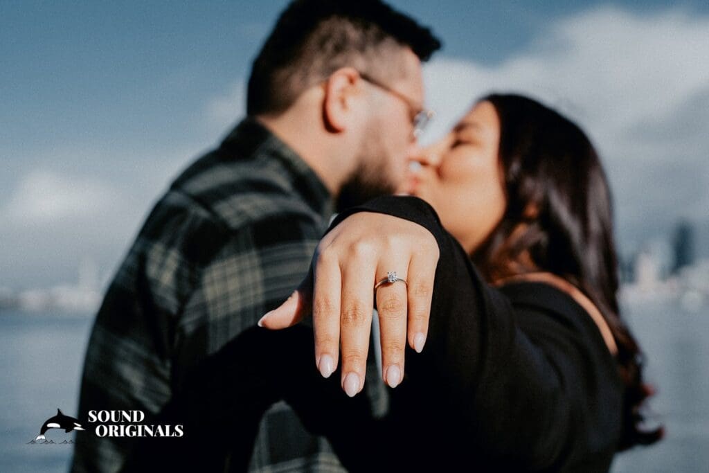 Alki Beach Engagement // Jeniffer + Erick -