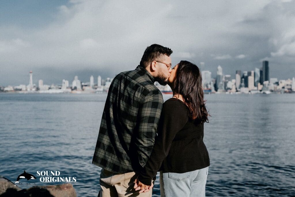 Alki Beach Engagement // Jeniffer + Erick -